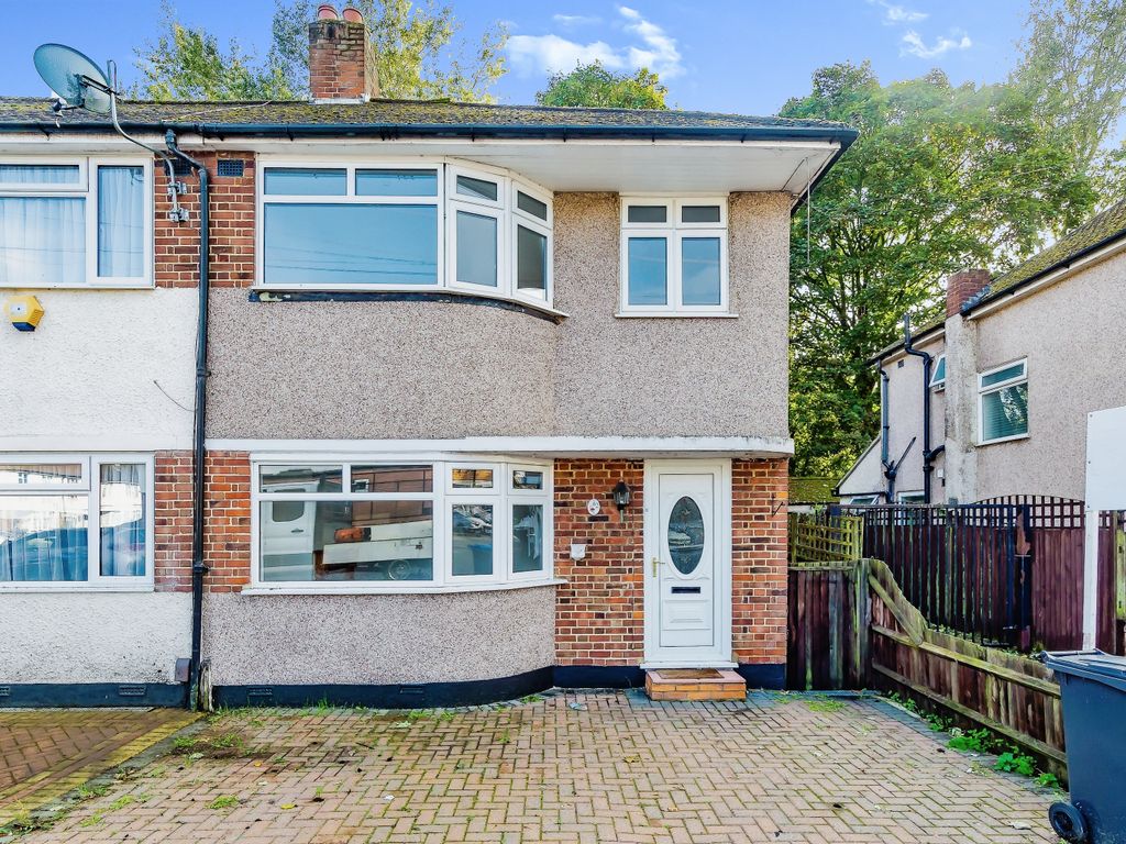 3 bed end terrace house for sale in Riverside Drive, Mitcham CR4, £