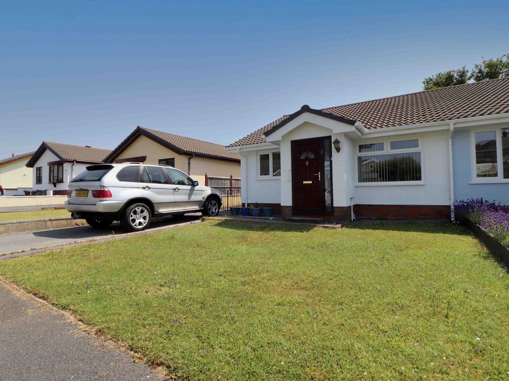 2 bed bungalow for sale in Brynglas, Llanelli SA14 Zoopla