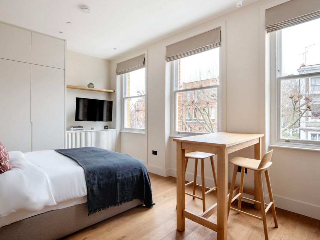Studio to rent in Earls Court, London SW5, £2,530 pcm Zoopla
