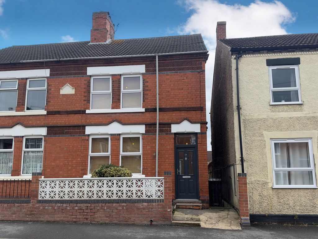 3 bed semidetached house for sale in Central Road, Hugglescote LE67, £