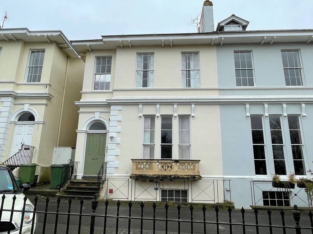 1 bed flat for sale in Malvern Place, Cheltenham, Glos GL50 Zoopla