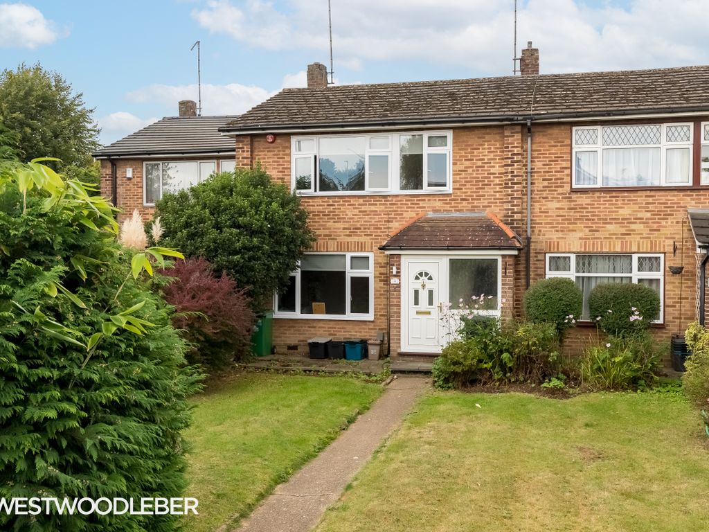 3 bed semidetached house to rent in Bell Lane, Broxbourne EN10, £2,250