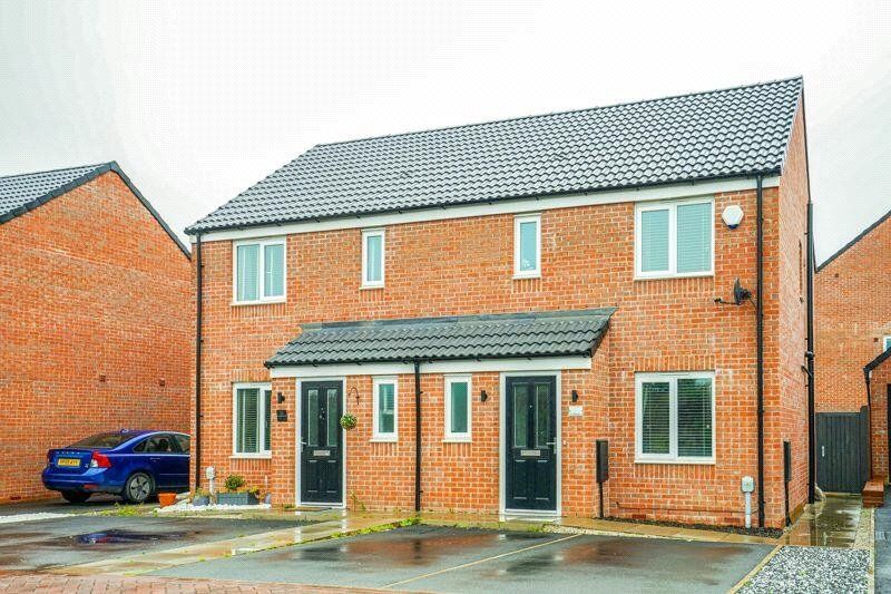 3 bed semidetached house for sale in Emerald Drive, Hasland, Chesterfield, Derbyshire S41, £