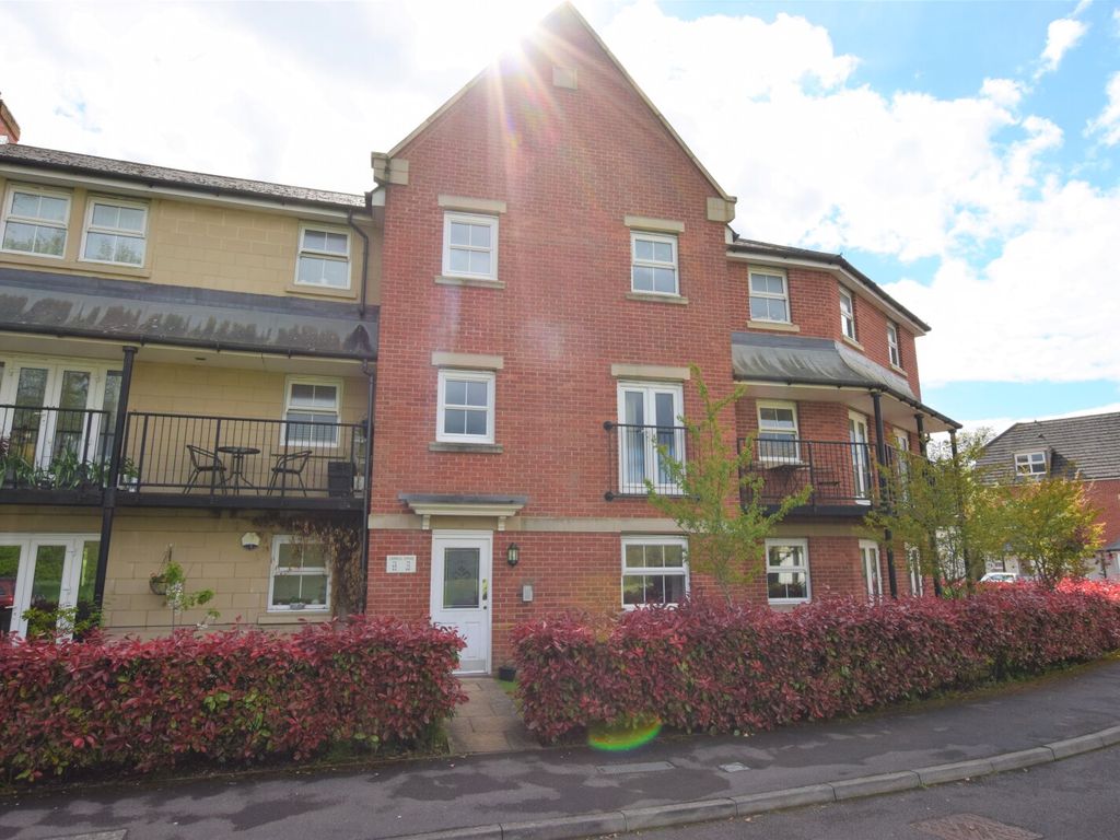 2 bed flat to rent in Cirrus Drive, Shinfield, Reading, Berkshire RG2