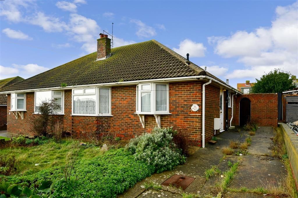 2 bed semidetached bungalow for sale in Highview Road,
