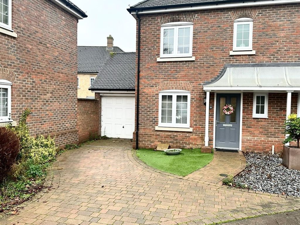 3 bed property to rent in Heronslee, Campton, Shefford SG17, £1,600 pcm