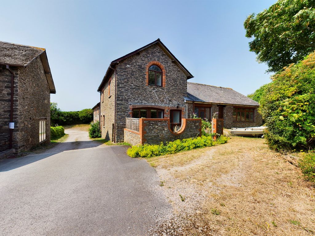 3 bed barn conversion for sale in Malborough, Kingsbridge TQ7 Zoopla