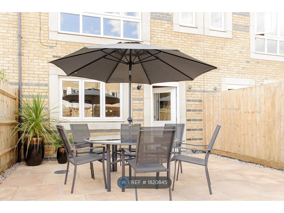 4 bed terraced house to rent in Longworth Avenue, Chesterton, Cambridge