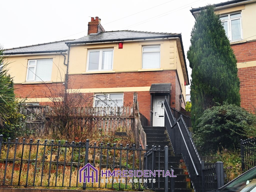 3 bed flat to rent in The Oval, Walker, Newcastle Upon Tyne NE6, £850