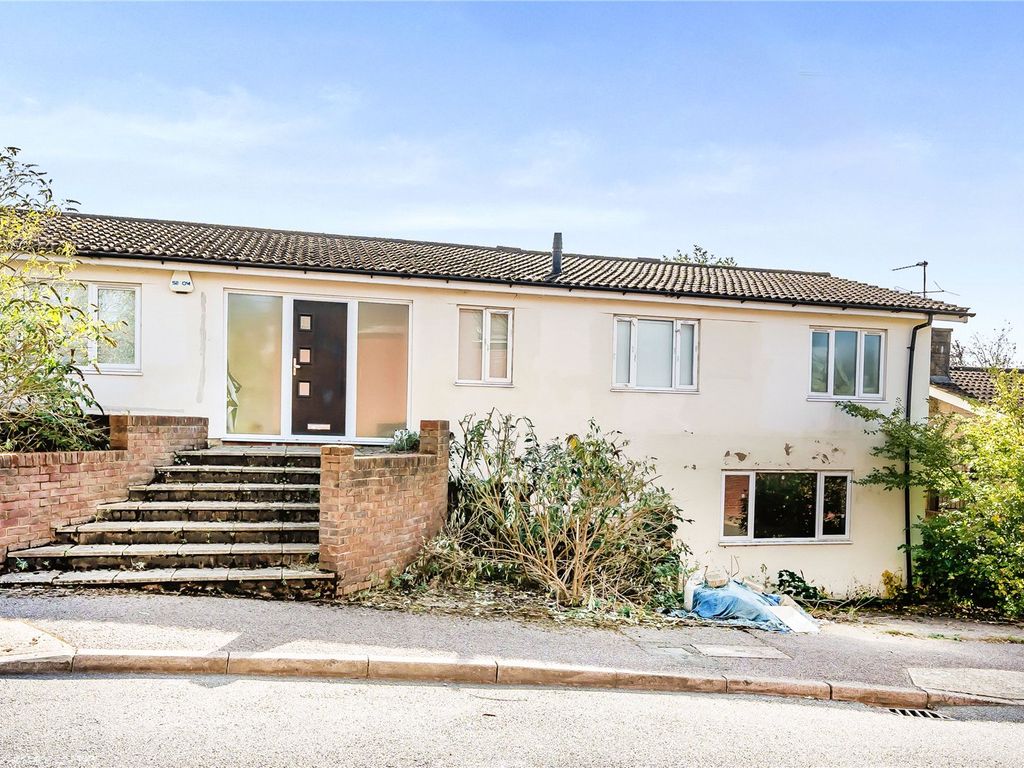 2 bed bungalow for sale in High Trees, EN4, £795,000 Zoopla