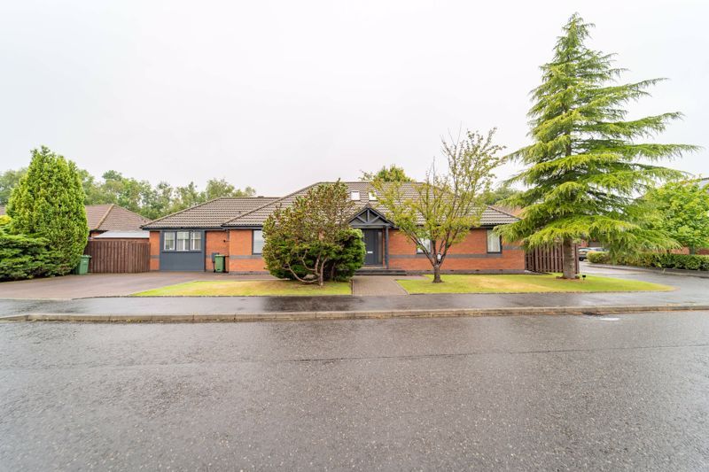 4 bed detached bungalow for sale in Clova Drive, Murieston, Livingston