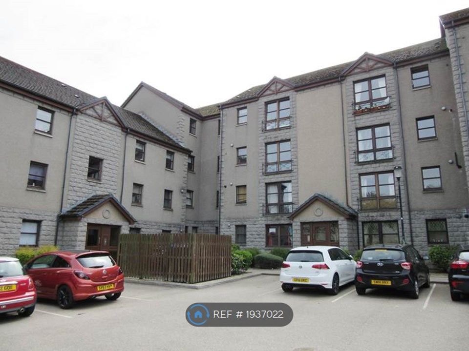 2 bed flat to rent in Roslin Place, Aberdeen AB24, £700 pcm Zoopla