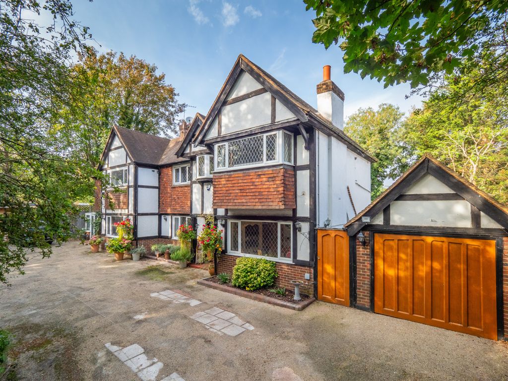 4 bed detached house for sale in Cheam Road, Epsom, Surrey KT17, £
