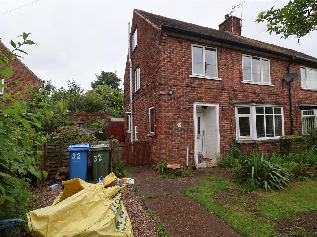 3 bed semidetached house for sale in Ramsden Crescent, CarltonIn