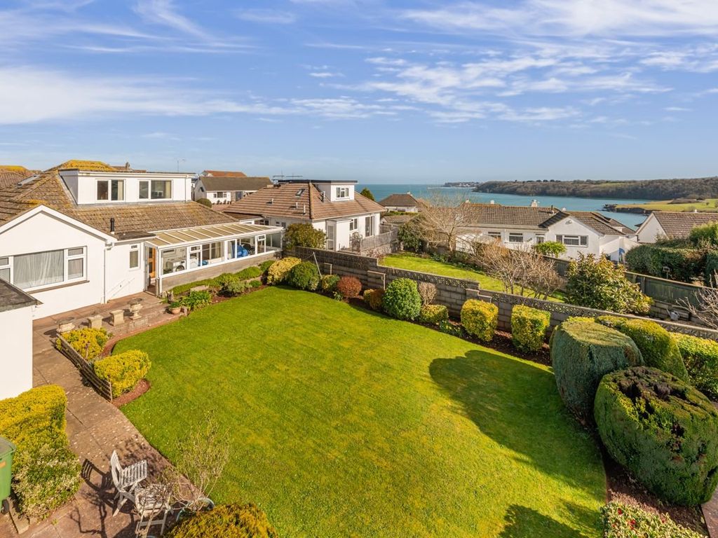 4 bed bungalow for sale in Blue Waters Drive, Paignton, Devon TQ4, £
