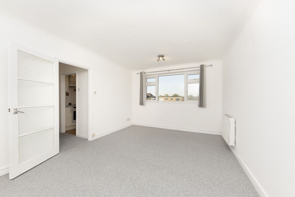 1 bed flat to rent in South Park Road, London SW19, £1,650 pcm Zoopla