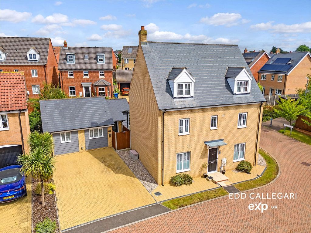 6 bed detached house for sale in Sarah Rand Road, Hadleigh, Ipswich IP7