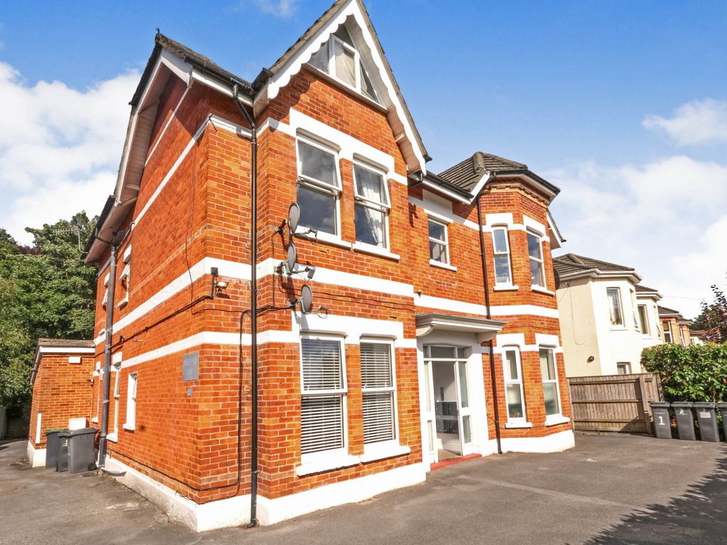 1 bed flat for sale in Alumhurst Road, Alum Chine, Bournemouth, Dorset
