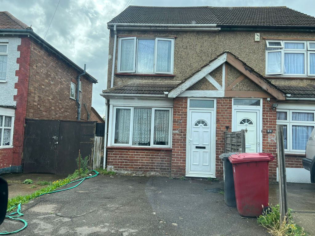 3 bed semidetached house for sale in St. Pauls Avenue, Slough SL2 Zoopla