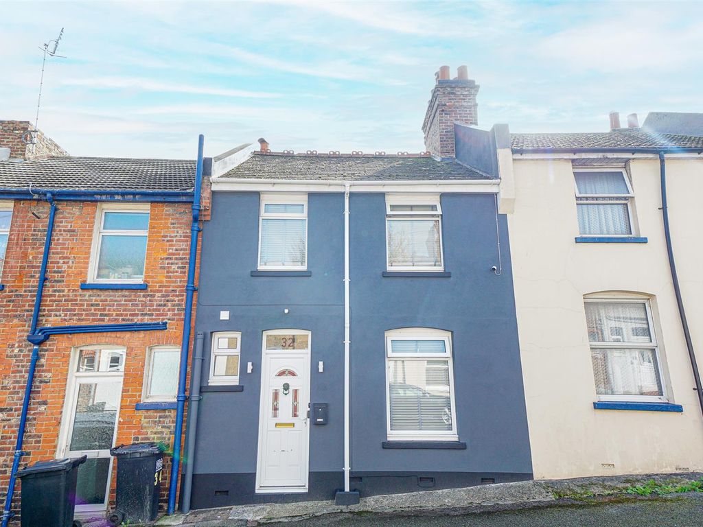 3 bed terraced house for sale in Hardwicke Road, Hastings TN34, £