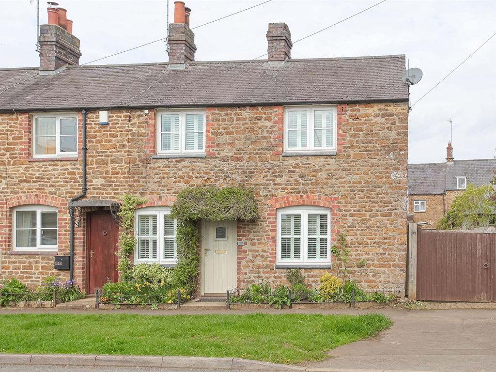 3 bed cottage for sale in High Street, Middleton Cheney, Banbury OX17