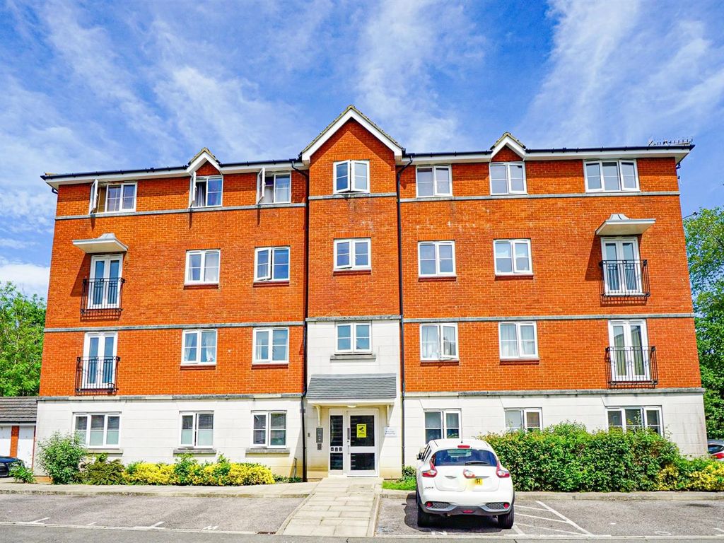 2 bed flat for sale in Snowdrop Rise, St. LeonardsOnSea TN38, £