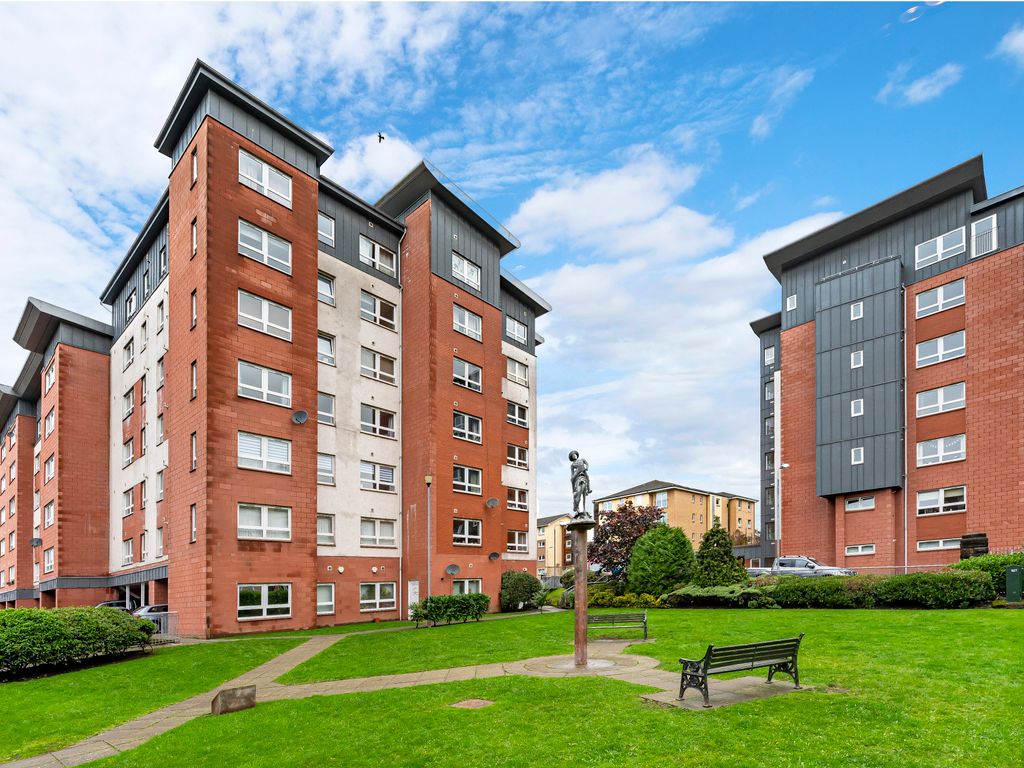3 bed flat for sale in Finlay Drive, Dennistoun, Glasgow G31, £199,995