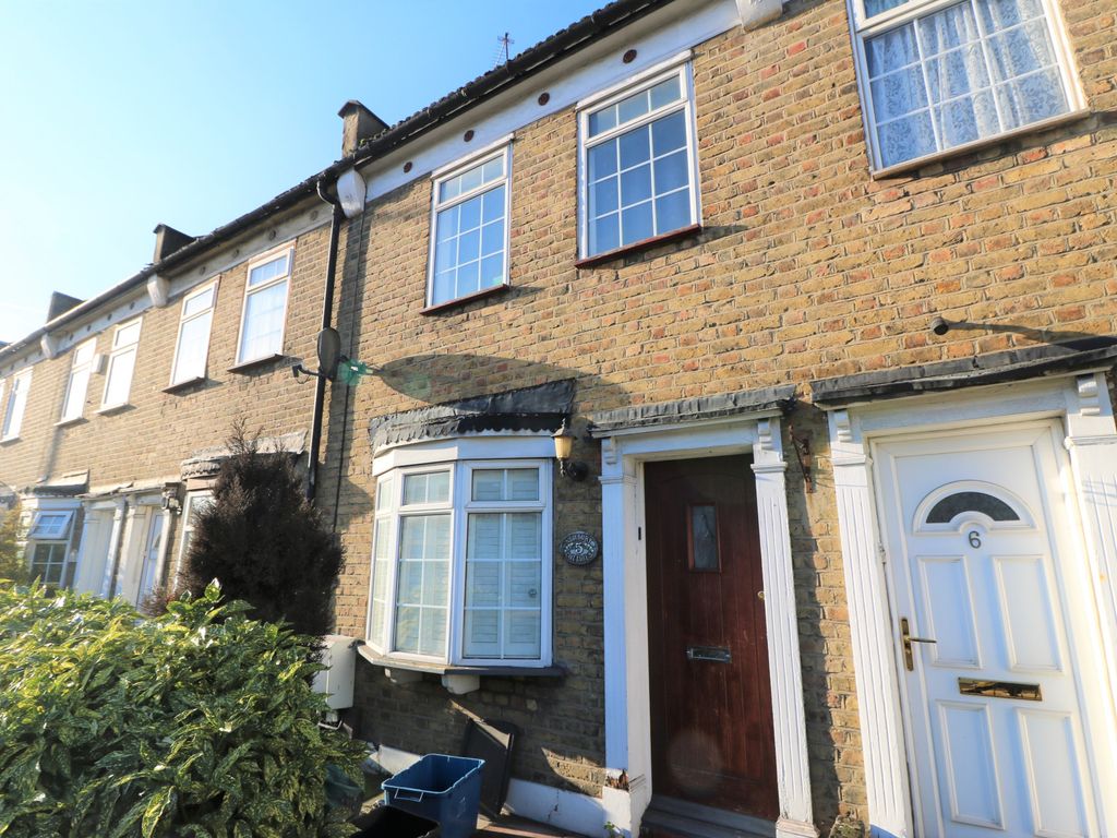3 bed cottage to rent in Newbury Cottage, Ley Street, Ilford, Essex IG2