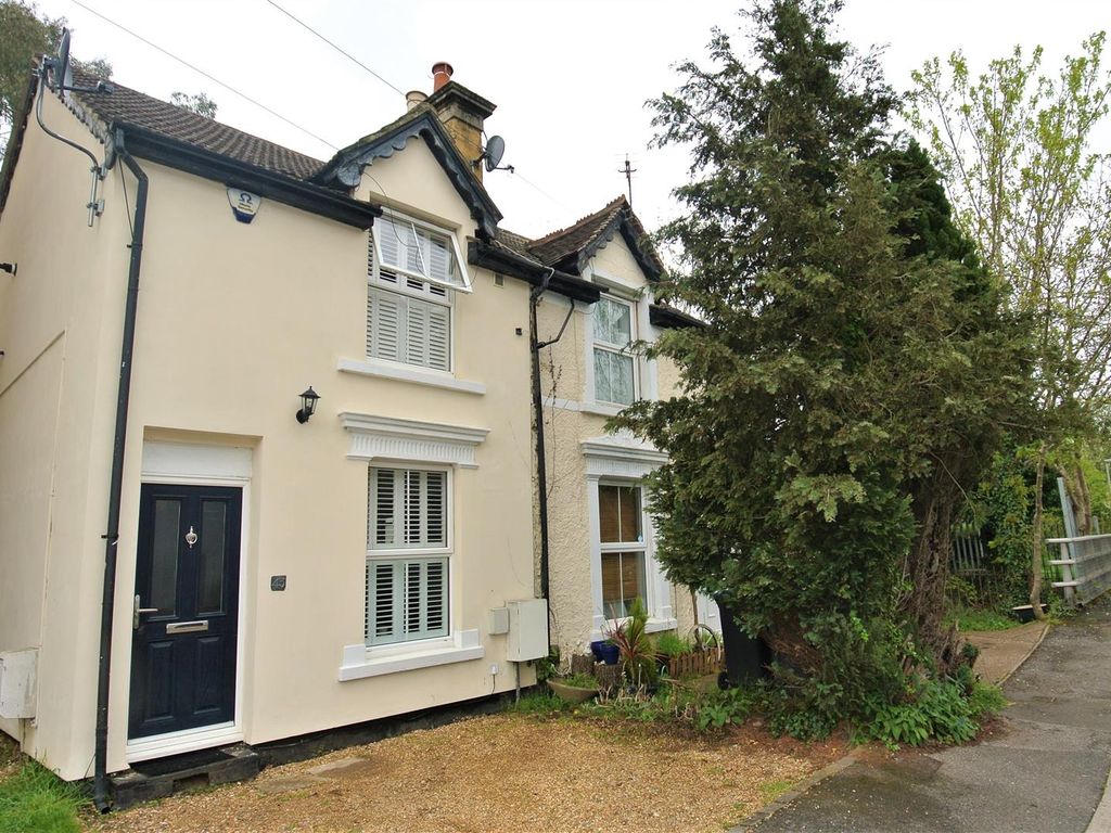 2 bed property for sale in Alexandra Road, Addlestone KT15 Zoopla