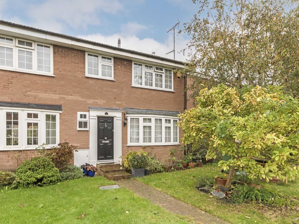 3 bed property for sale in Springfield Avenue, Hampton TW12, £769,950