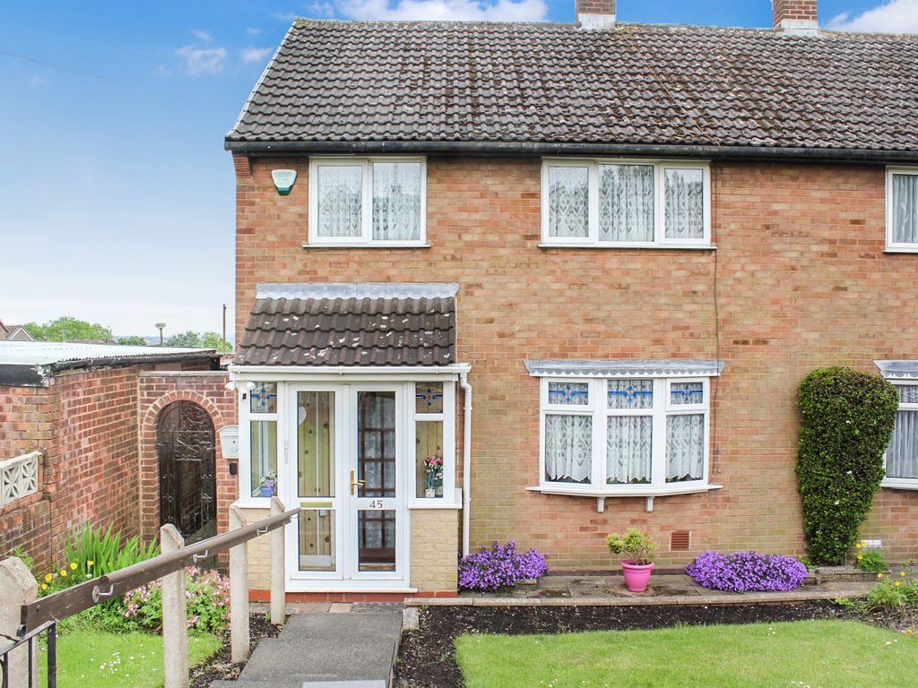 3 bed semidetached house for sale in Cromwell Close, Rowley Regis