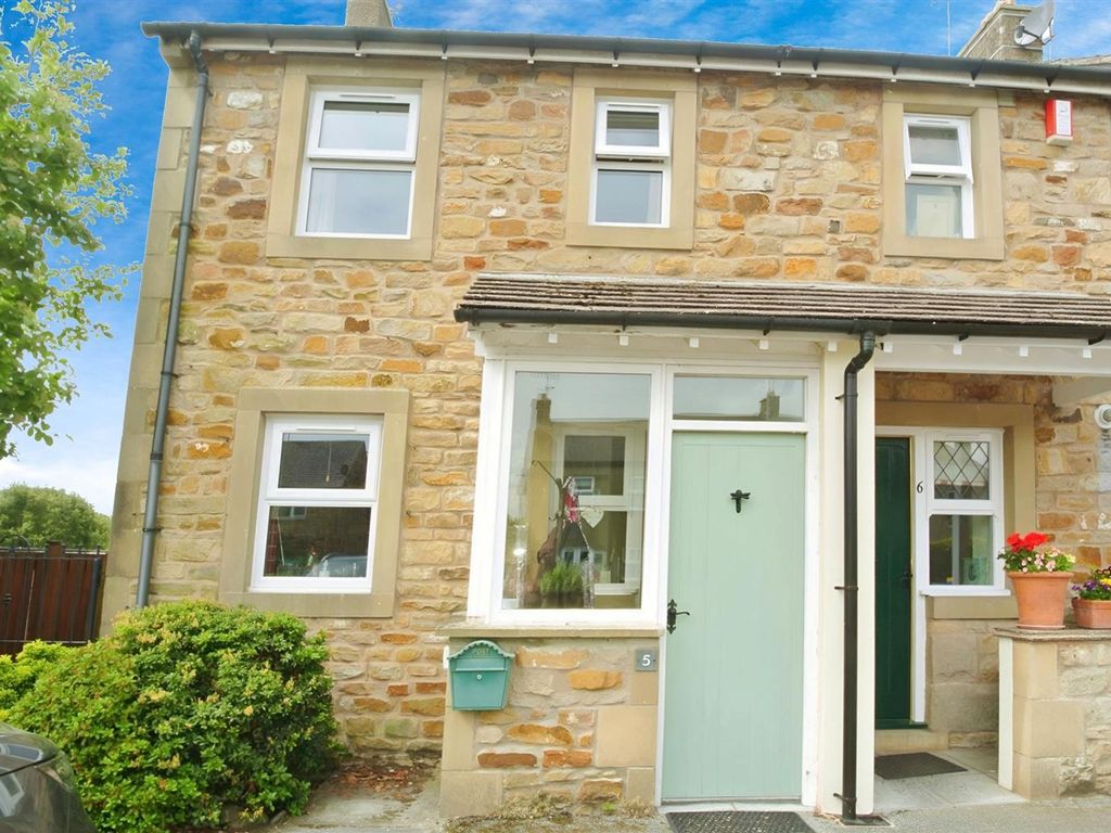 2 bed end terrace house to rent in The Maltings, Whittington LA6, £750