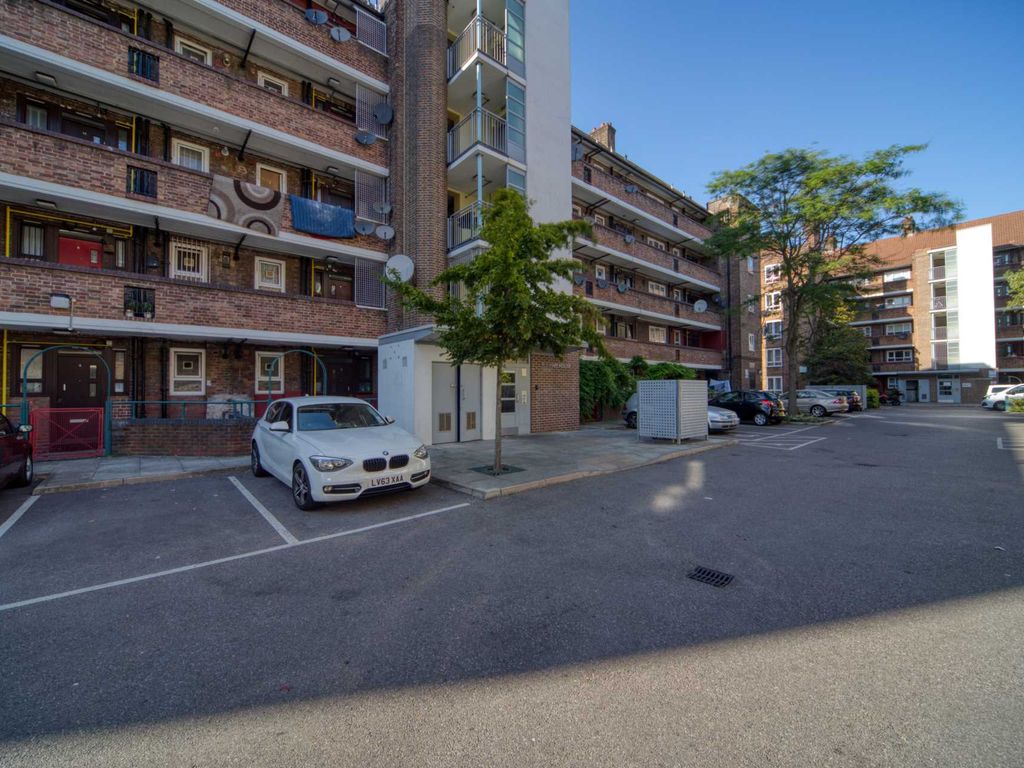 4 bed flat to rent in Dorset Road, Vauxhall, London SW8 Zoopla