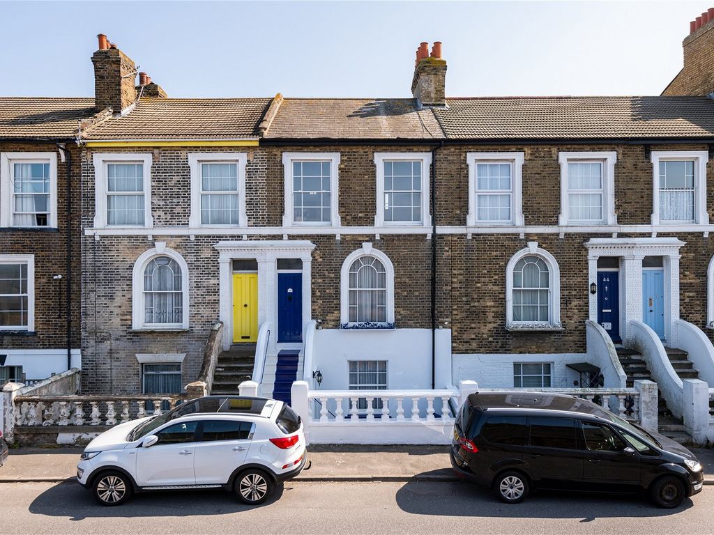 5 bed terraced house for sale in Marine Parade, Sheerness ME12 Zoopla