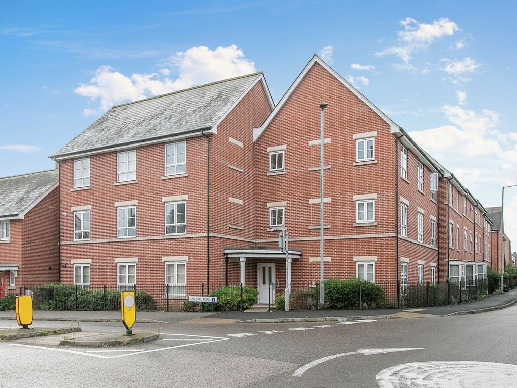 2 bed penthouse for sale in Saw Mill Road, Colchester CO1, £180,000