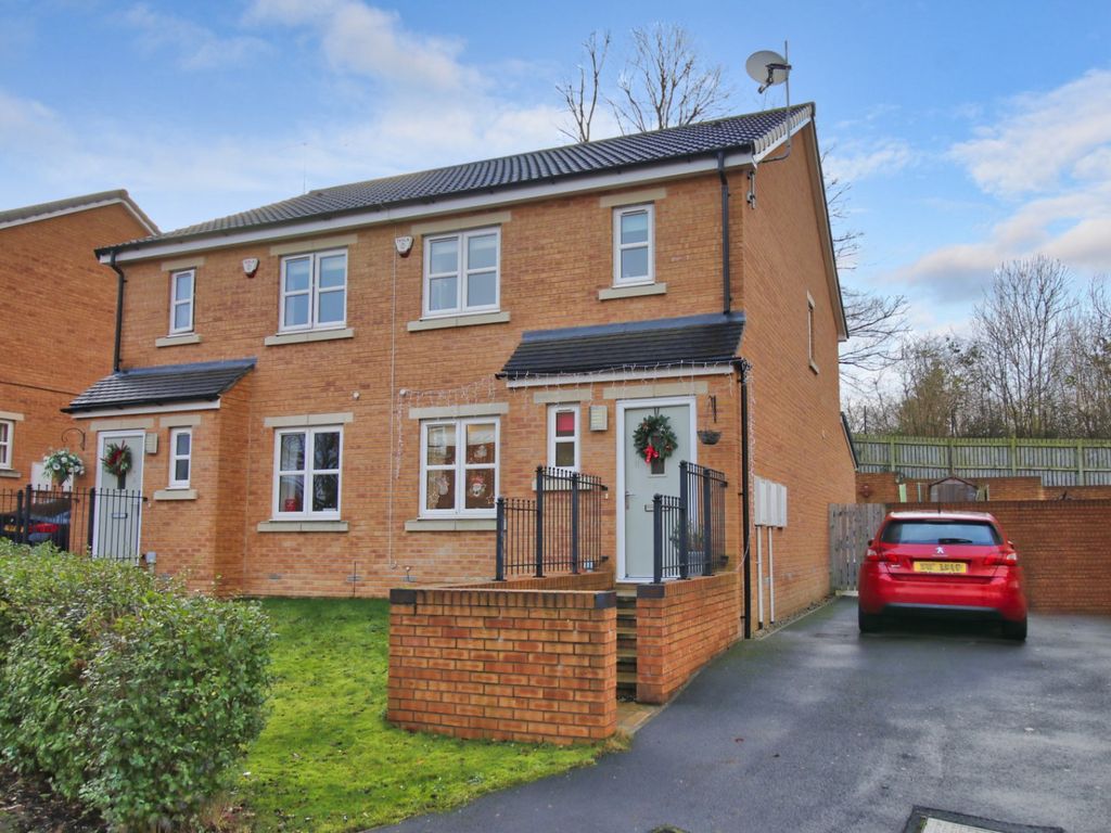 3 bed semidetached house for sale in Cherry Tree Fold, Farsley, Pudsey