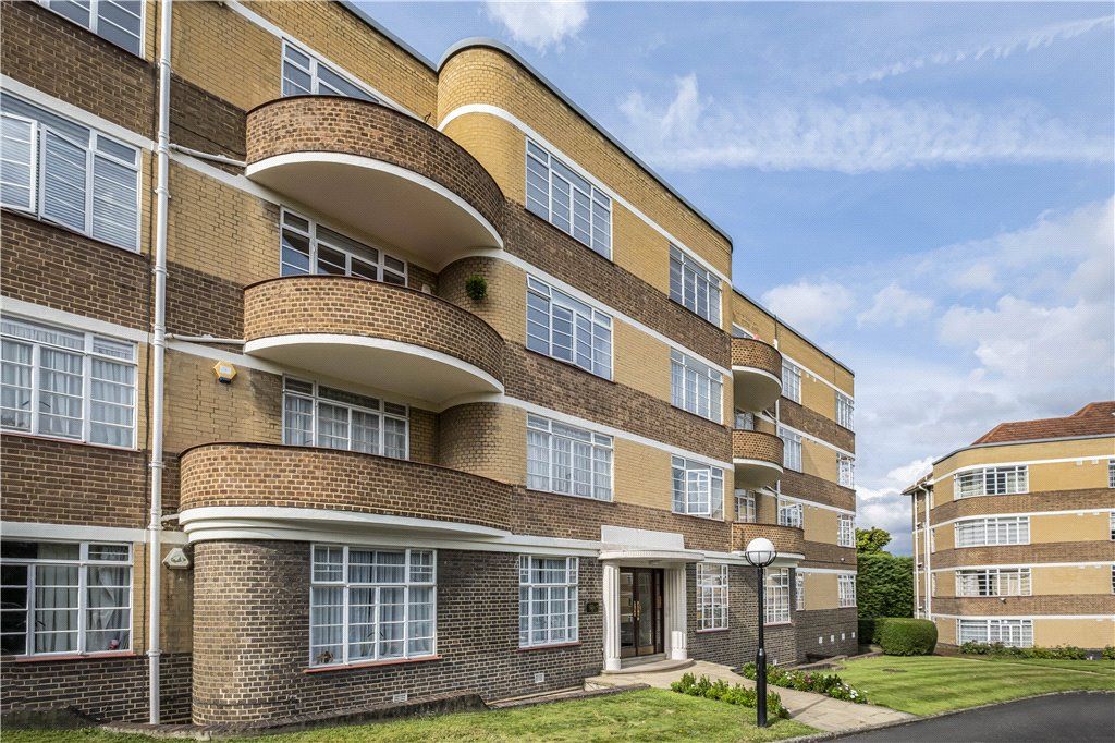 4 bed flat to rent in Heath Rise, Kersfield Road, London SW15, £4,300