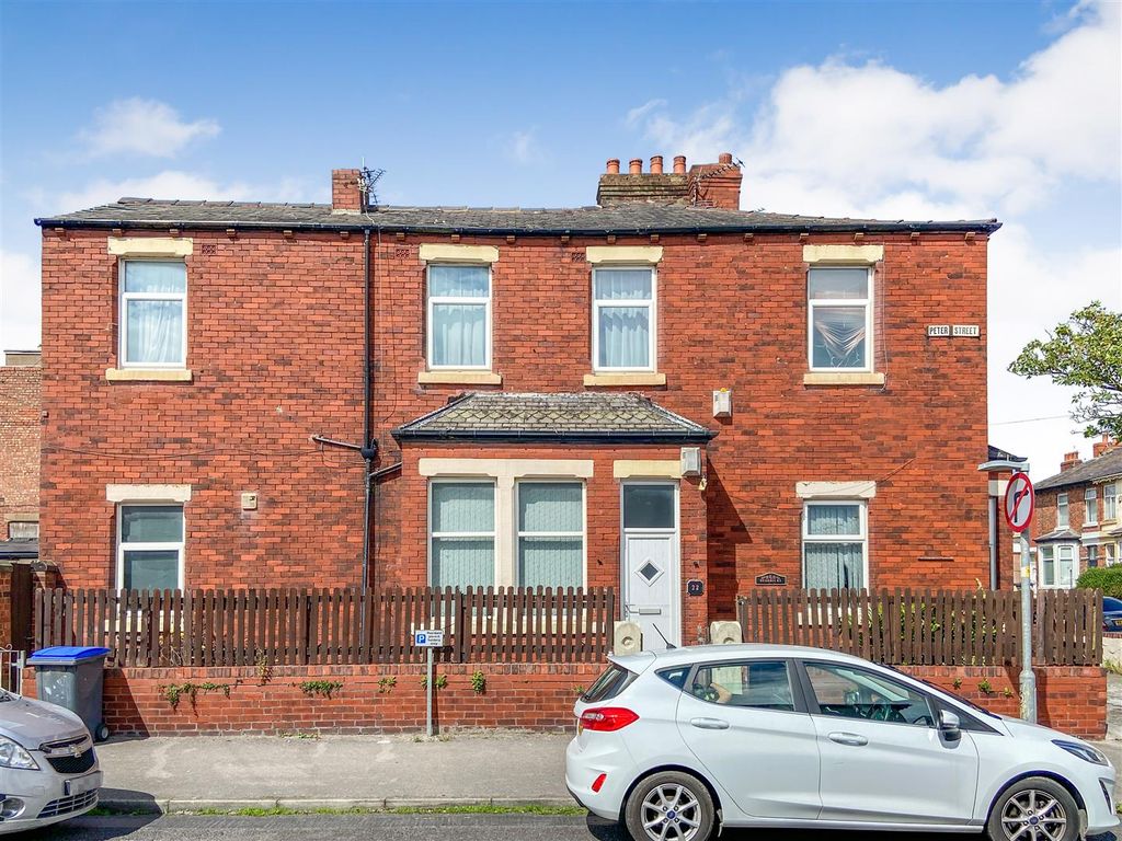 3 bed end terrace house for sale in Peter Street, Blackpool FY1, £