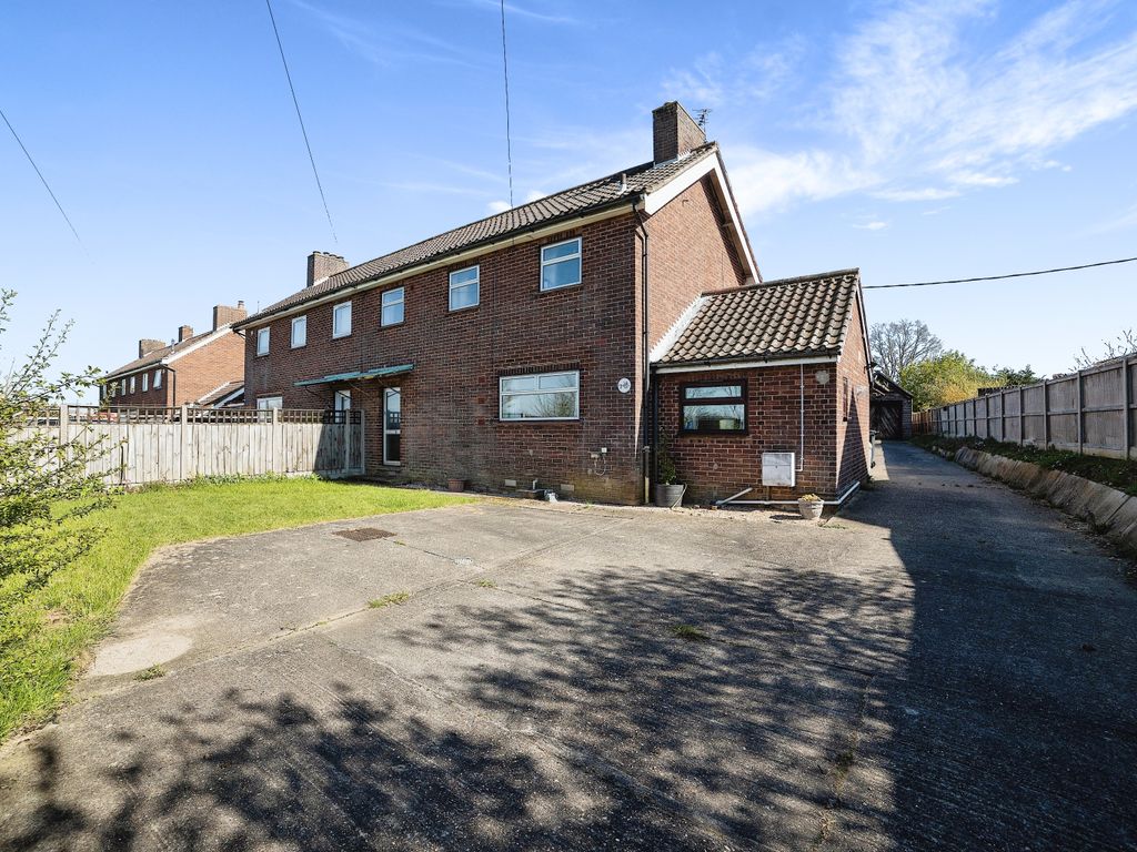 3 bed semidetached house for sale in Pages Lane, Saham Toney, Thetford