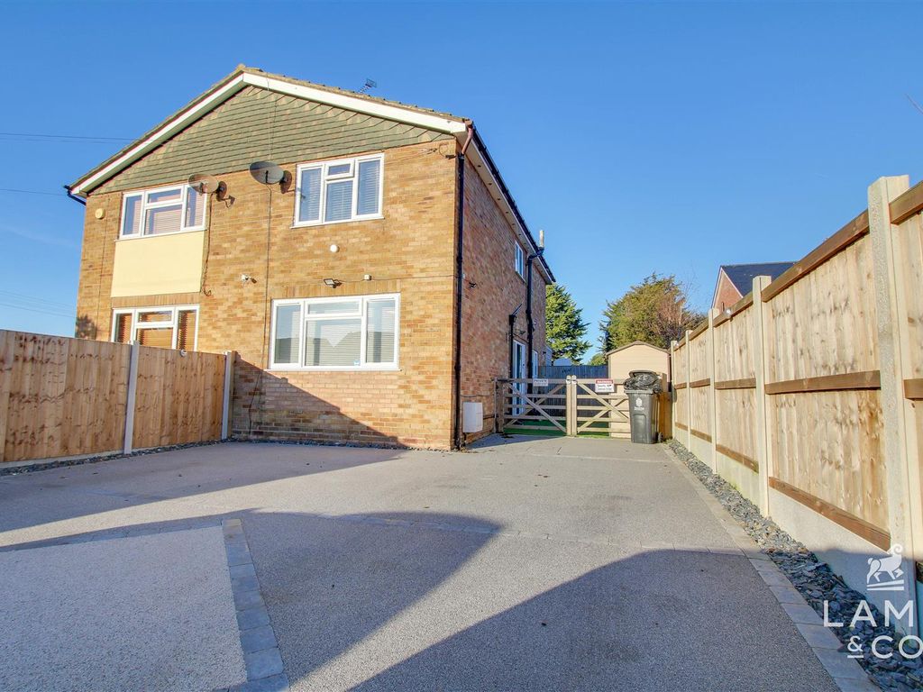 2 bed semidetached house for sale in St. Johns Road, ClactonOnSea