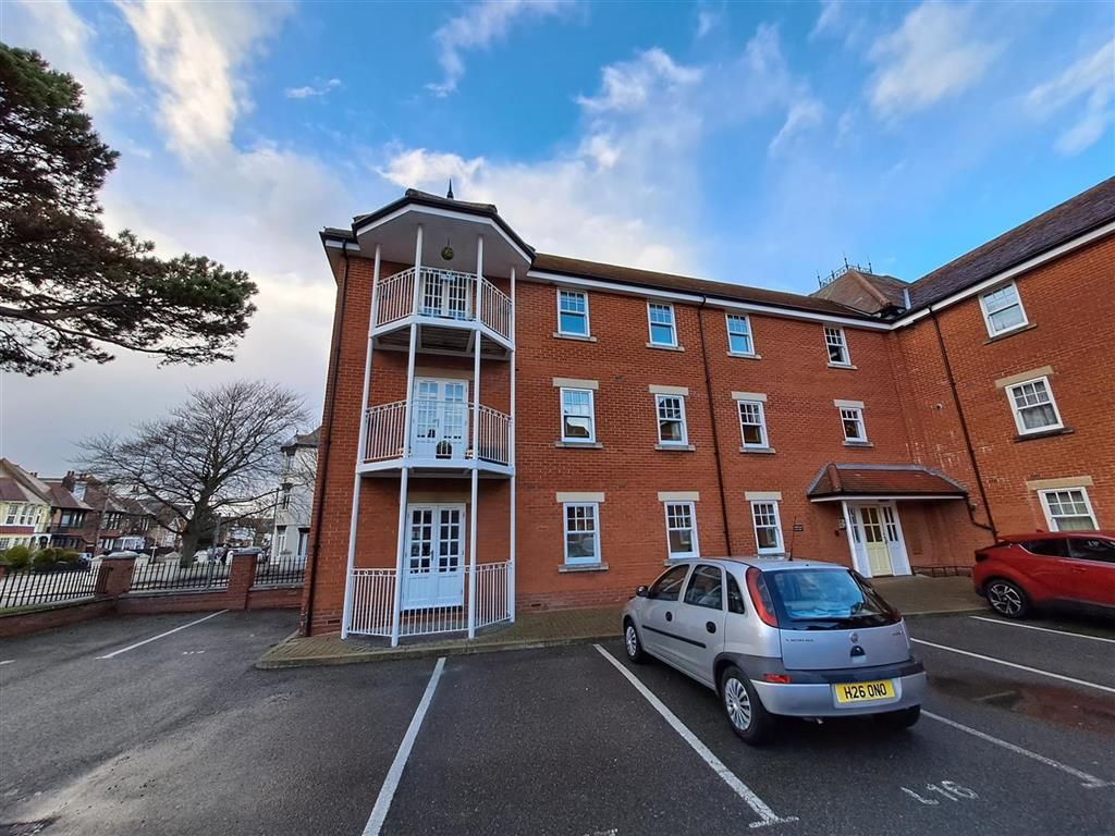2 bed flat for sale in Thoroughgood Road, ClactonOnSea CO15 Zoopla