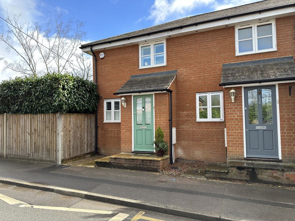 2 bed end terrace house for sale in Fernbank Road, Ascot, Berkshire SL5