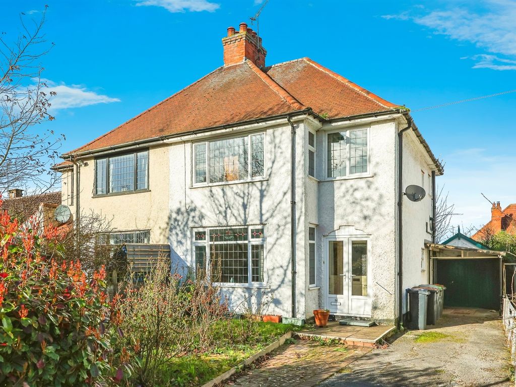 3 bed semidetached house for sale in Whyburn Lane, Hucknall