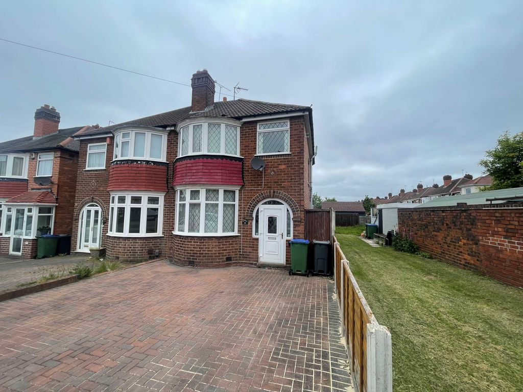 3 bed semidetached house for sale in Leahouse Road, Oldbury B68 Zoopla