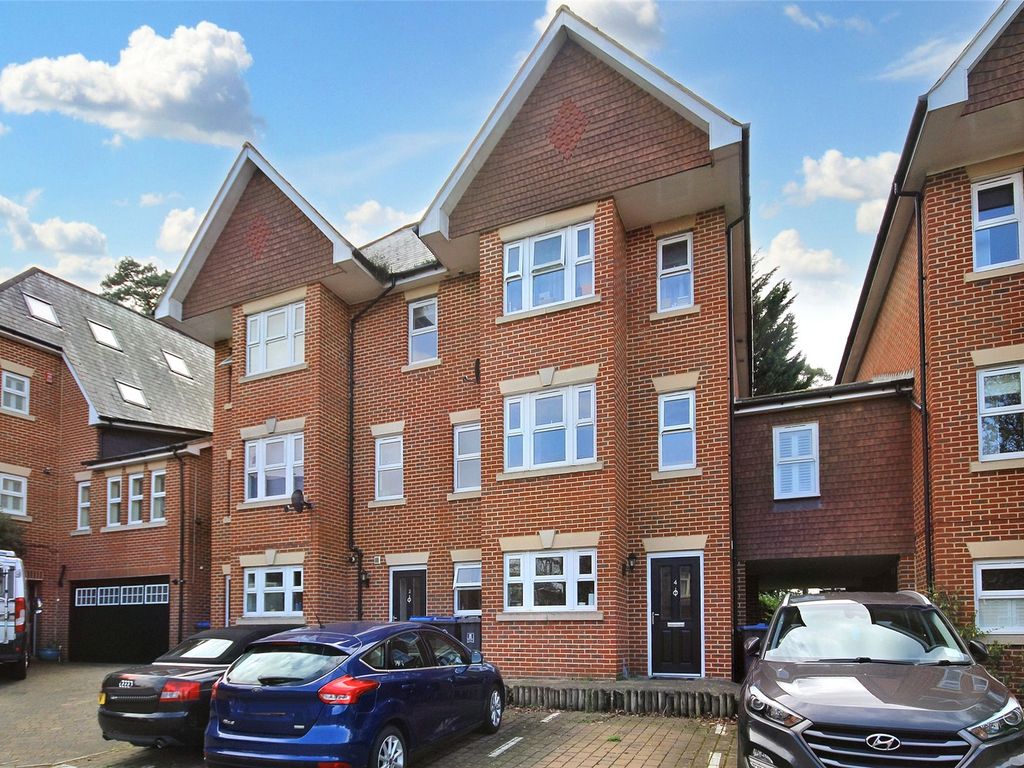 4 bed terraced house for sale in Woking, Surrey GU22 Zoopla