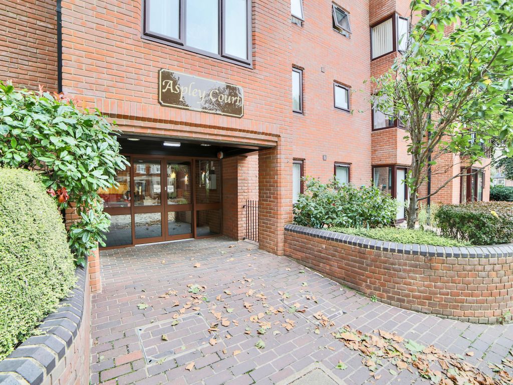 Warwick Avenue, Bedford MK40  