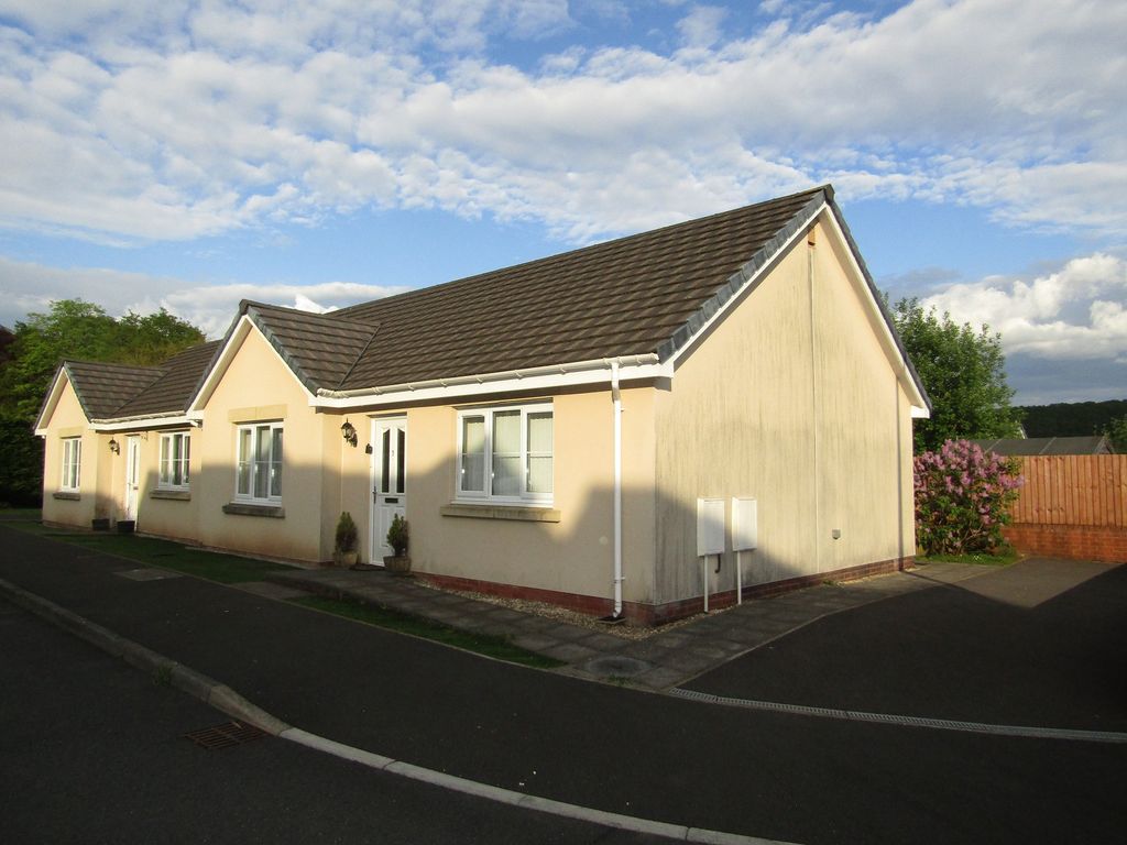 2 bed semidetached bungalow for sale in Clos Y Cwm, Pontardawe
