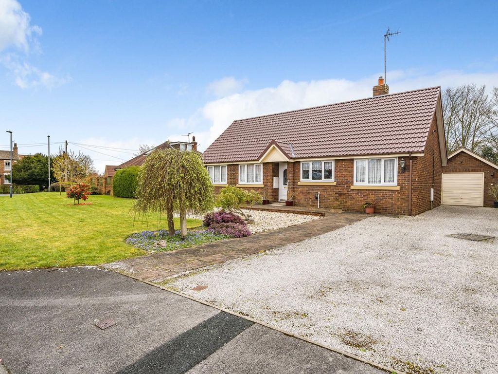 3 bed detached bungalow for sale in Kings Close, Barlby, Selby YO8 Zoopla