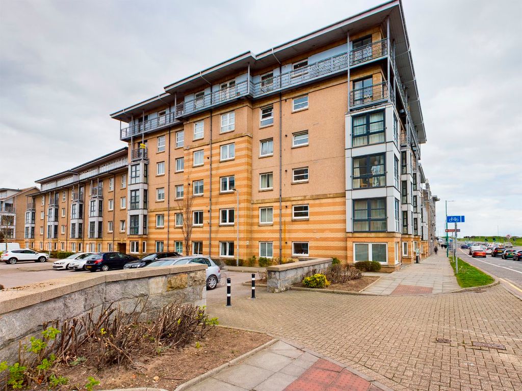 2 bed flat to rent in Bannermill Place, Aberdeen AB24, £795 pcm Zoopla