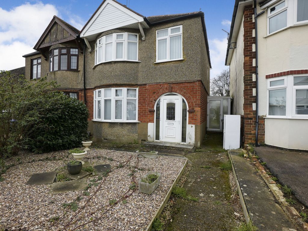 3 bed semidetached house for sale in Central Avenue, Whitehills NN2, £